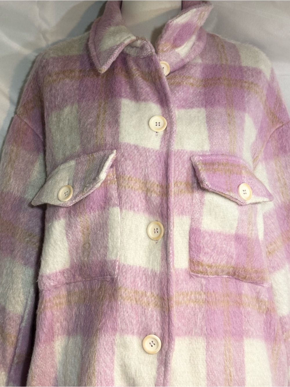Mabel long, oversized shirt-jacket soft brushed finish classic plaid pattern - Picture 10 of 14